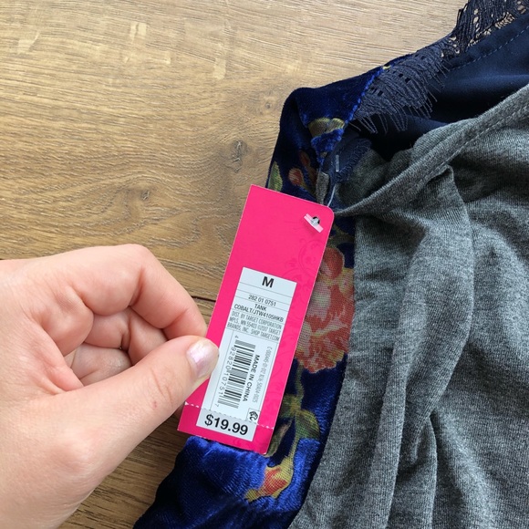 NWT Floral Print Satin Tank Top - Picture 5 of 5